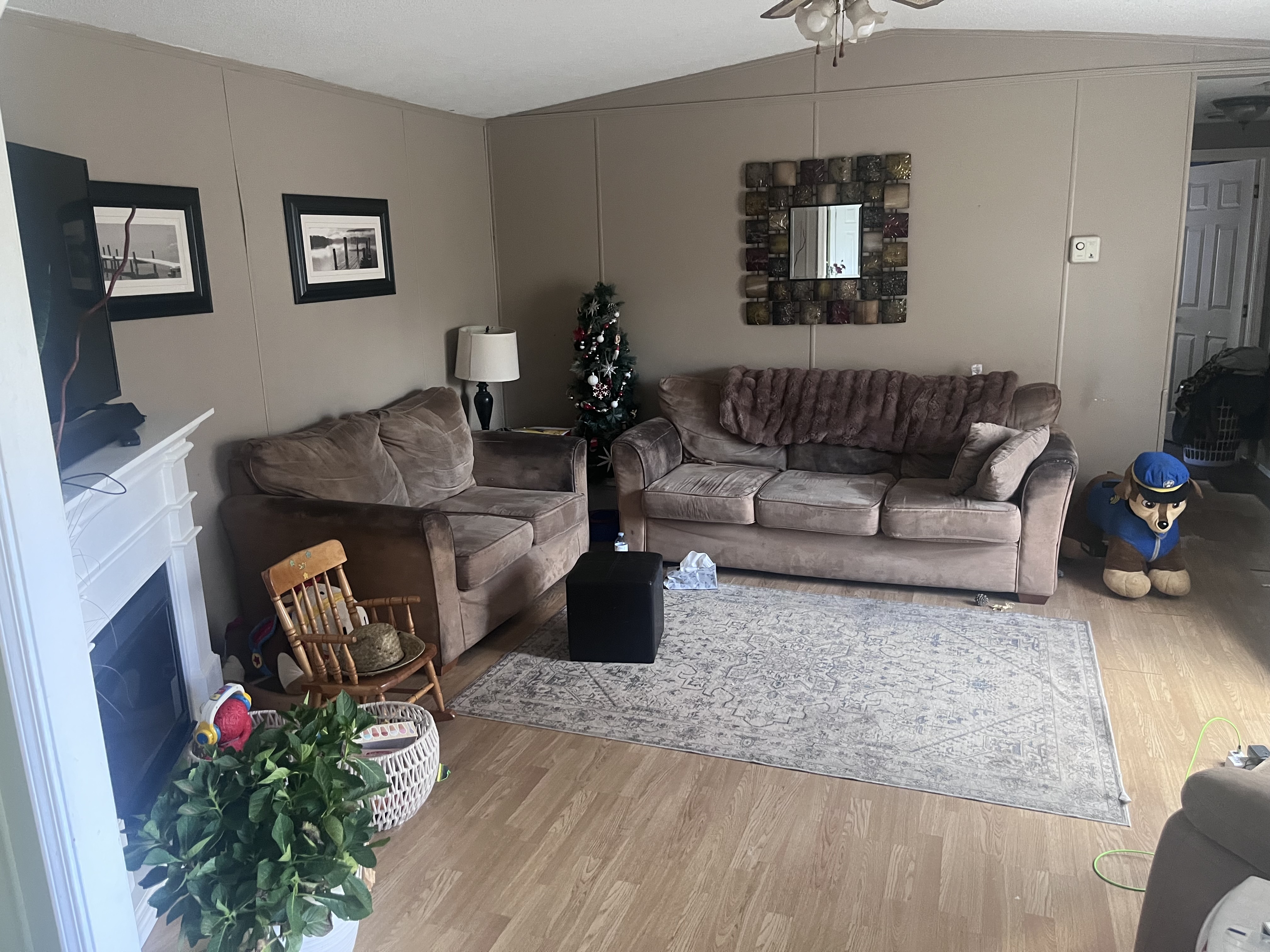 Minimalist Living room Before